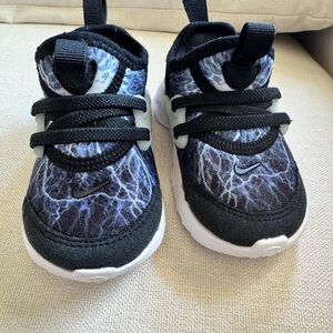 Nike Kids Black and Blue Lightning Sneakers